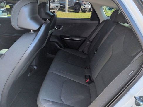 Used 2025 Kia K4 FWD image 12
