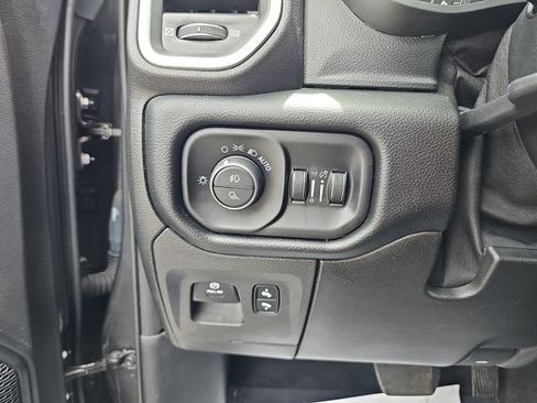 Used 2019 RAM 1500 Big Horn AWD/4WD image 30