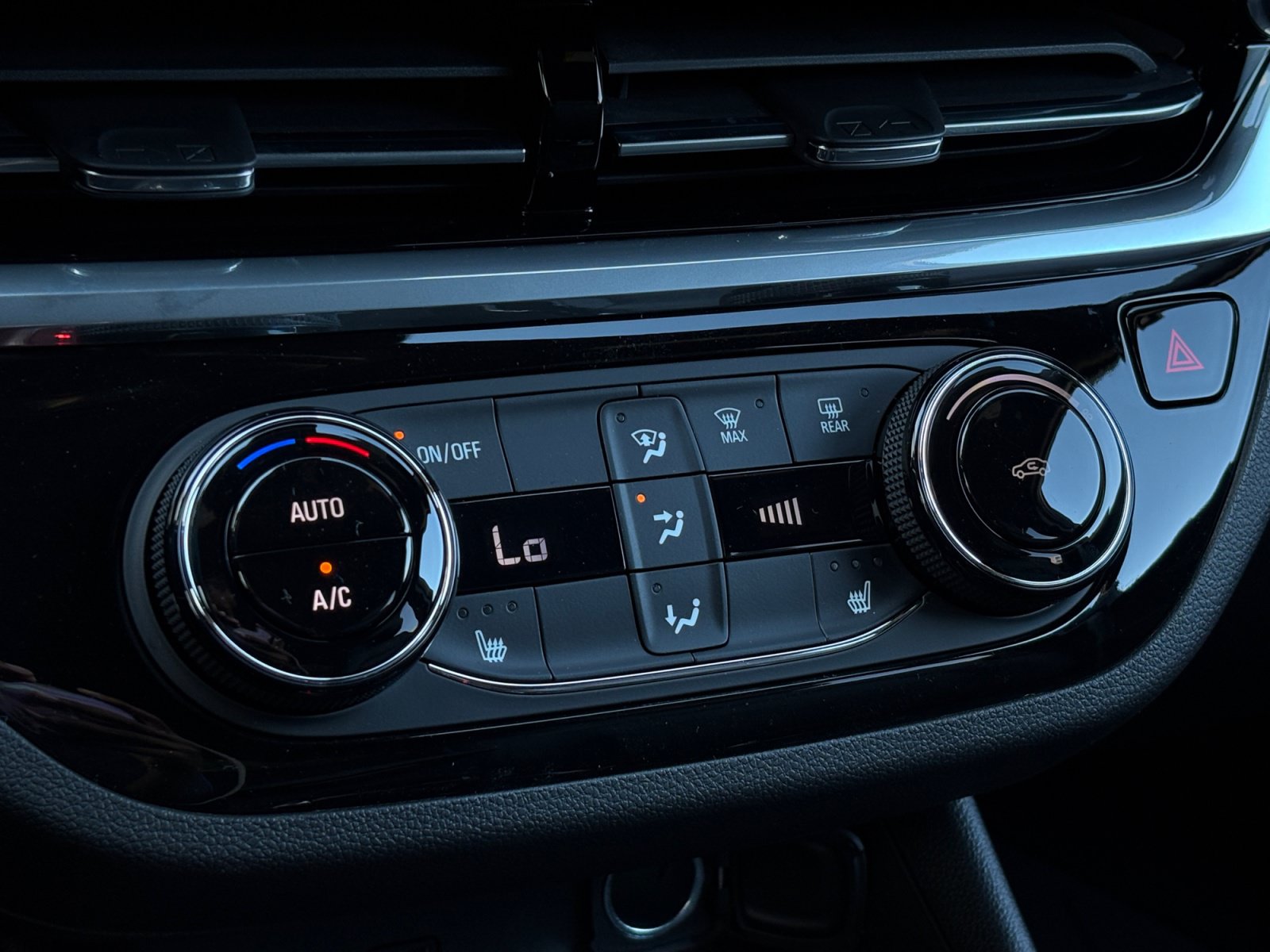 New 2026 Buick Envista Sport Touring w/ Convenience I Package FWD image 18