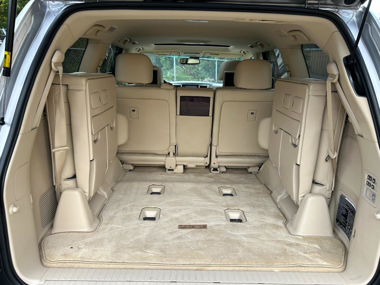 Used 2013 Lexus LX 570 4WD w/ Luxury Pkg image 20