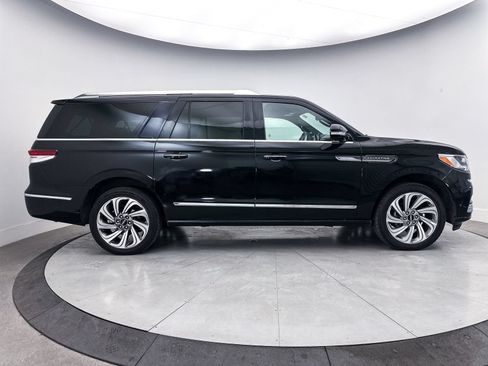 Used 2022 Lincoln Navigator L Reserve AWD/4WD image 1