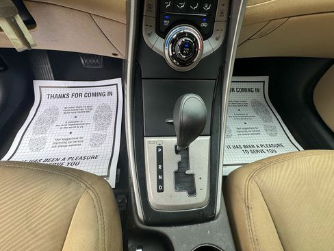 Used 2013 Hyundai Elantra GLS w/ Preferred Pkg FWD image 20