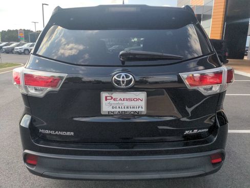 Used 2016 Toyota Highlander XLE AWD/4WD image 5