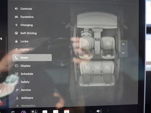 Used 2023 Tesla Model Y Long Range AWD/4WD image 30