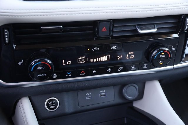 Used 2023 Nissan Rogue SL w/ SL Premium Package FWD image 22