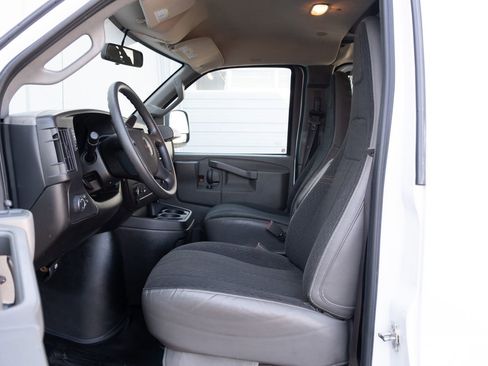 Used 2023 GMC Savana 2500 w/ Driver Convenience Package image 10