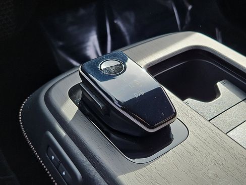 Certified 2023 Nissan Ariya AWD image 14