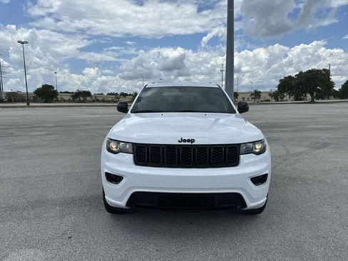 Used 2021 Jeep Grand Cherokee Laredo X AWD/4WD image 17