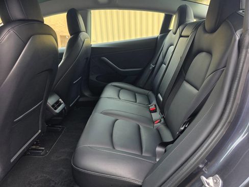Used 2021 Tesla Model 3 Long Range image 19