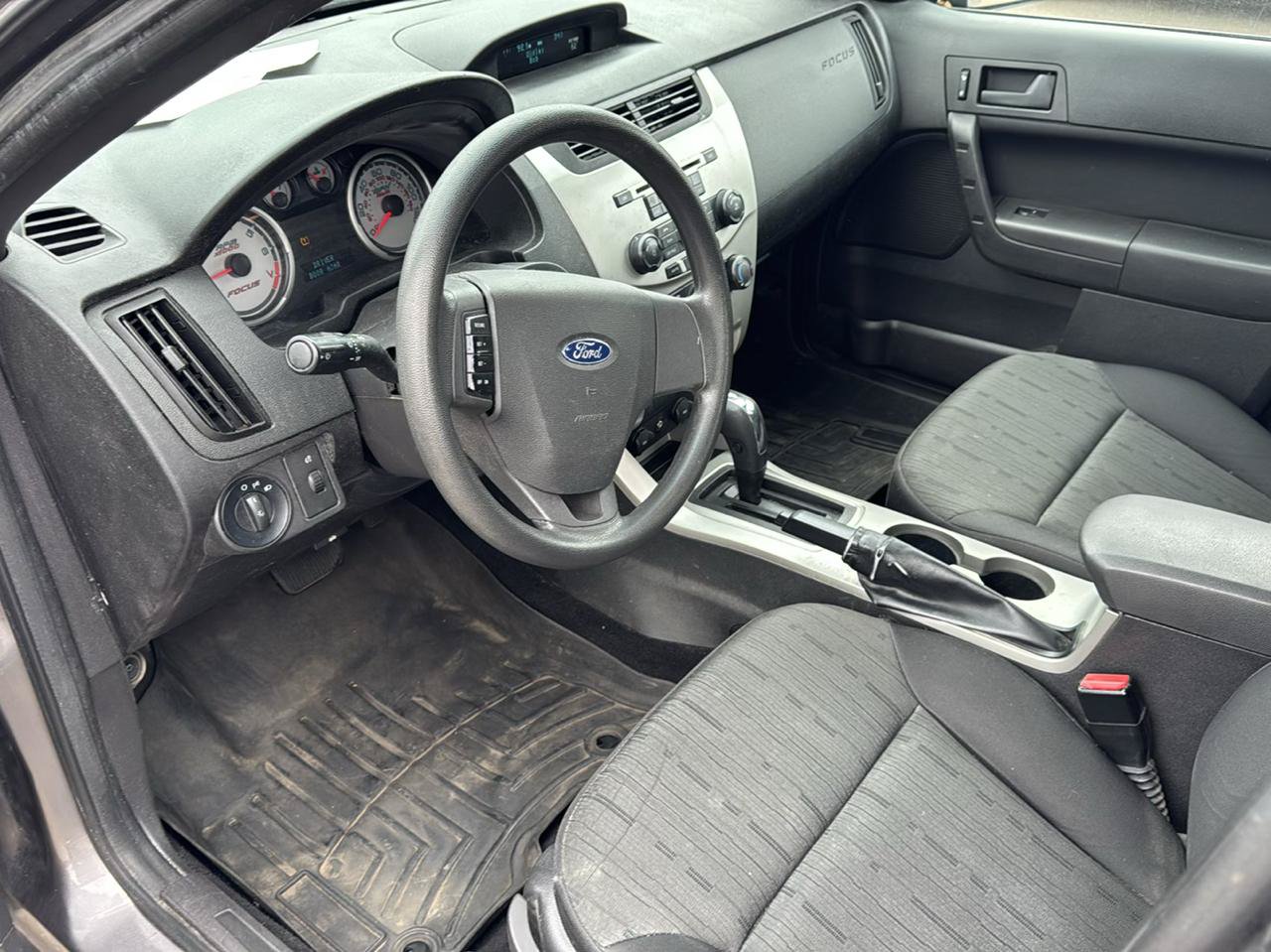 Used 2011 Ford Focus SE FWD image 9