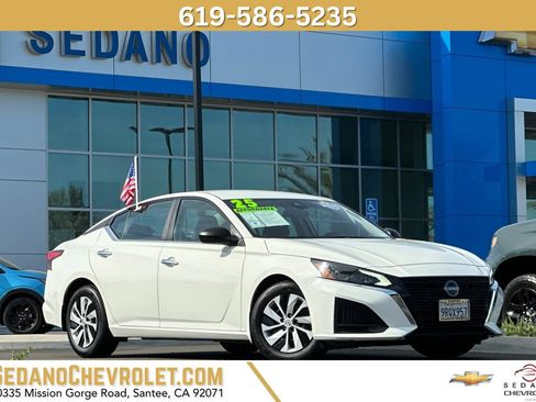 Used 2025 Nissan Altima 2.5 S FWD image 1