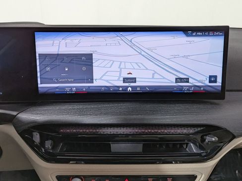 Used 2025 BMW 330i xDrive Sedan w/ M Sport Package image 20