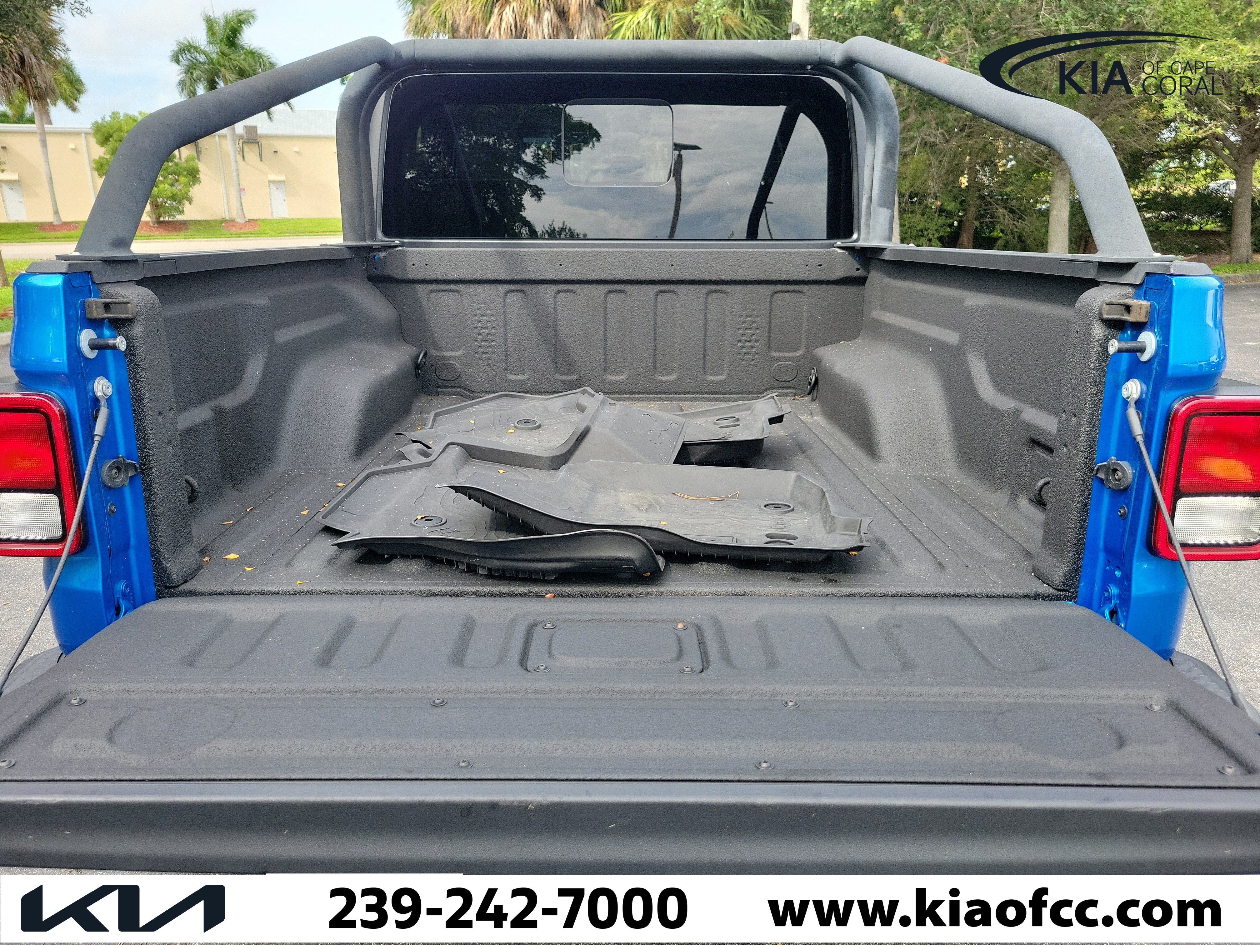 Used 2024 Jeep Gladiator Sport AWD/4WD image 10