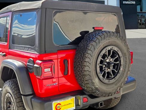 Used 2023 Jeep Wrangler Unlimited Rubicon 4xe AWD/4WD image 5