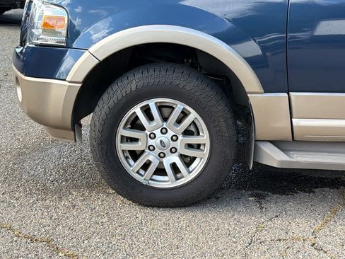 Used 2013 Ford Expedition XLT RWD image 9