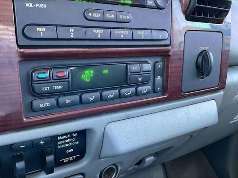 Used 2006 Ford F350 Lariat image 31