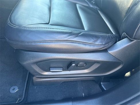 Certified 2022 Ford Explorer XLT w/ Equipment Group 202A image 26