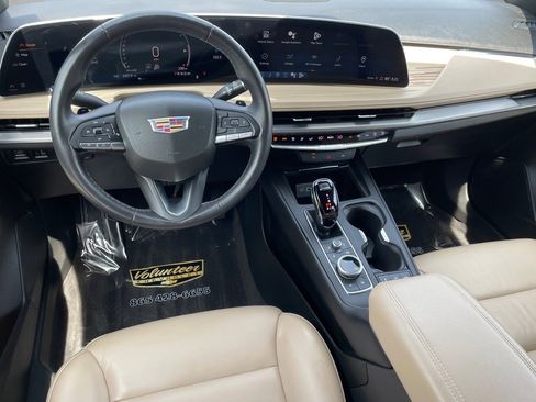 Used 2024 Cadillac XT4 Premium Luxury image 12