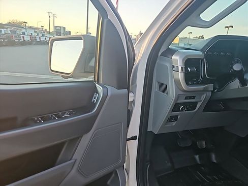 Used 2021 Ford F150 XLT w/ Trailer Tow Package image 14