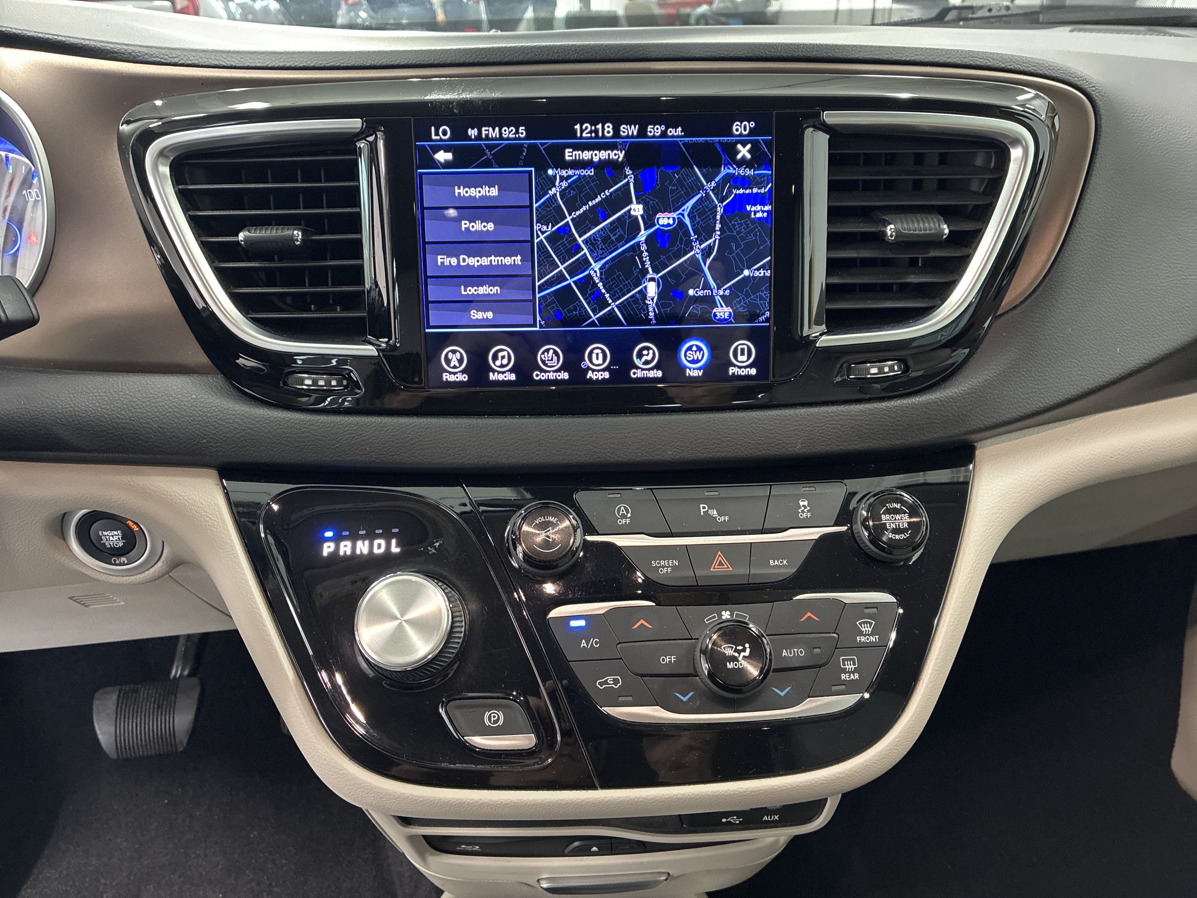 Used 2017 Chrysler Pacifica Touring-L Plus FWD image 29