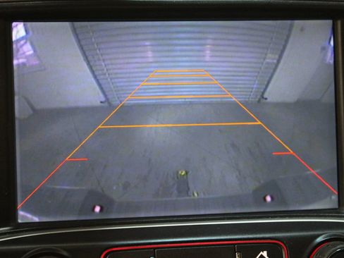 Used 2014 GMC Sierra 1500 SLE w/ SLE Preferred Package image 31