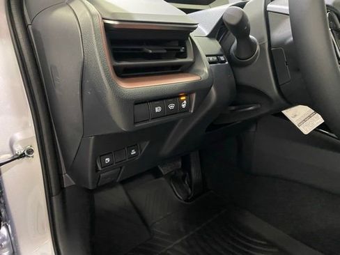 New 2026 Toyota Prius Plug-In Hybrid FWD image 13