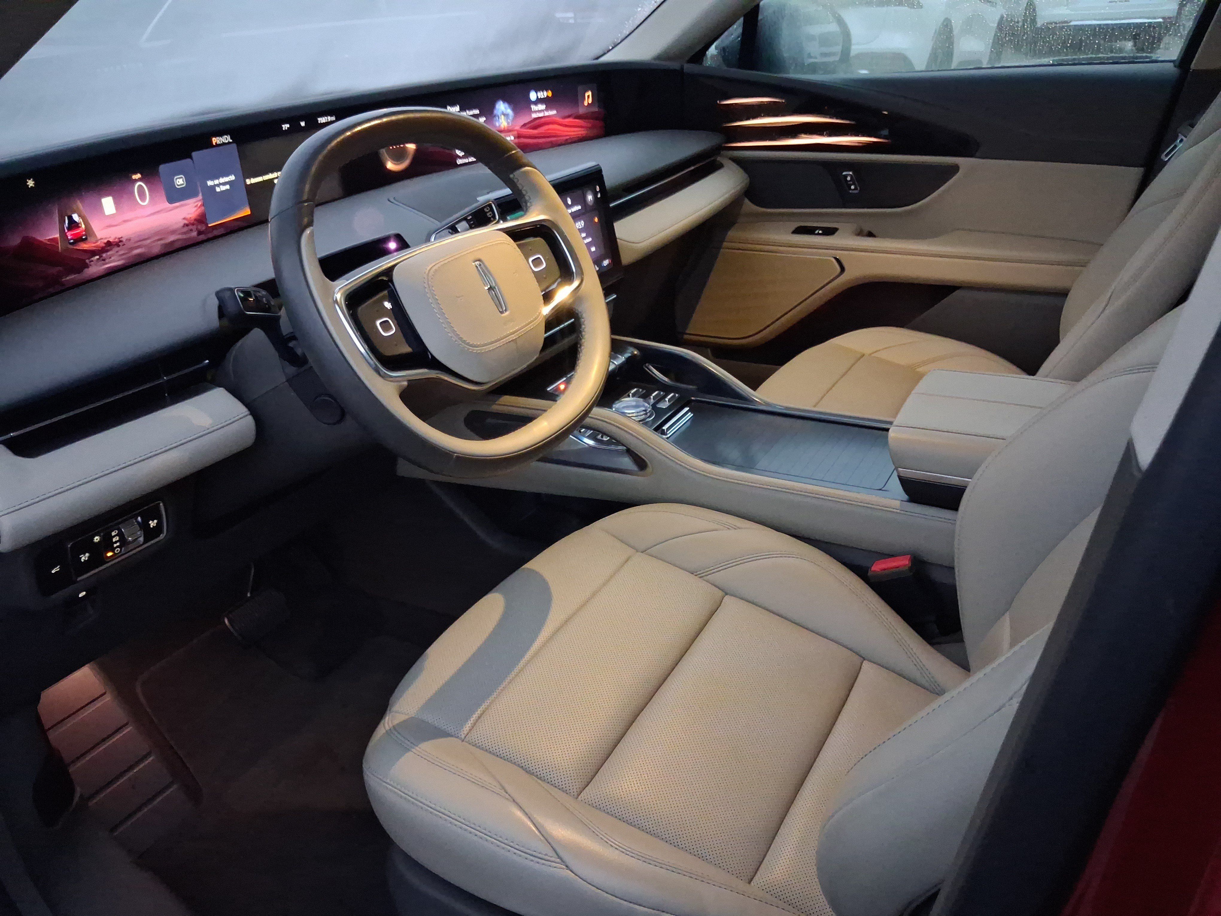 Used 2024 Lincoln Nautilus Premier AWD/4WD image 11