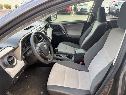 Used 2015 Toyota RAV4 LE image 7
