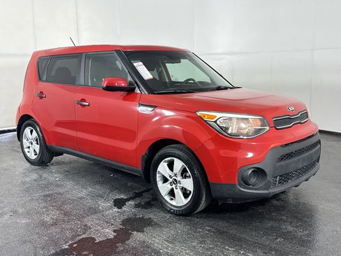 Used 2019 Kia Soul w/ Convenience Package image 2