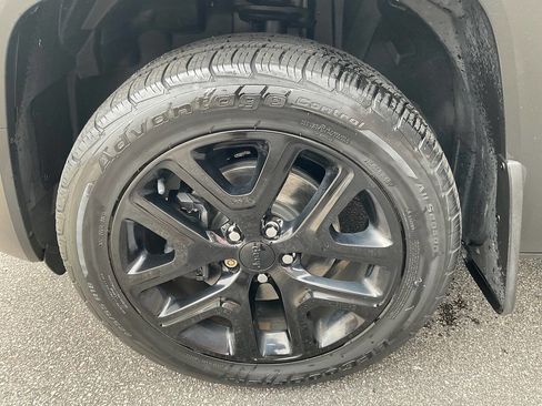 Used 2018 Jeep Renegade Altitude image 5