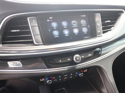 Used 2019 Buick Enclave Premium image 18