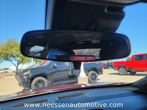 Used 2024 Chevrolet Trax RS w/ Sunroof Package image 28