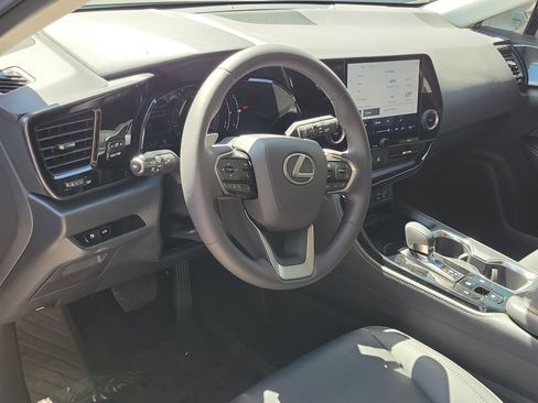 Used 2024 Lexus NX 250 FWD w/ Towing Package (2000 Lbs) image 9