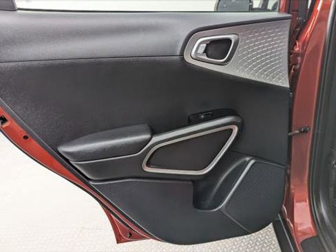 Used 2024 Kia Soul LX w/ Option Group 015 image 16