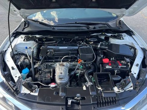 Used 2017 Honda Accord EX image 45