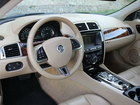 Used 2013 Jaguar XK Touring image 10