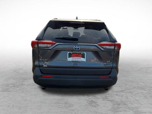 Certified 2022 Toyota RAV4 LE AWD/4WD image 6