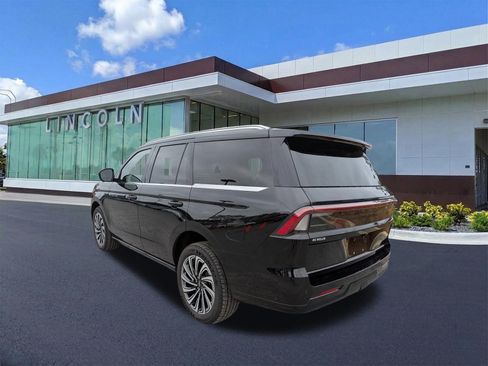 Certified 2025 Lincoln Navigator Black Label image 7