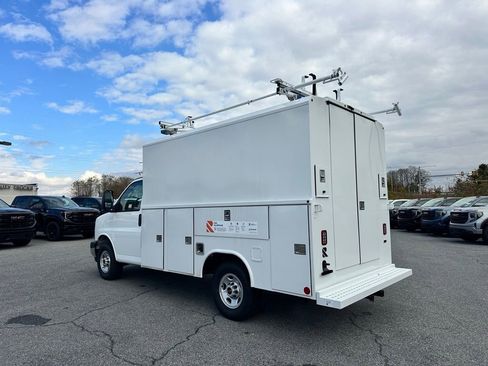 New 2025 GMC Savana 3500 w/ Power Convenience Package RWD image 7