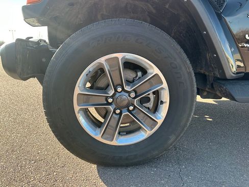 Used 2022 Jeep Wrangler Unlimited Sahara image 41