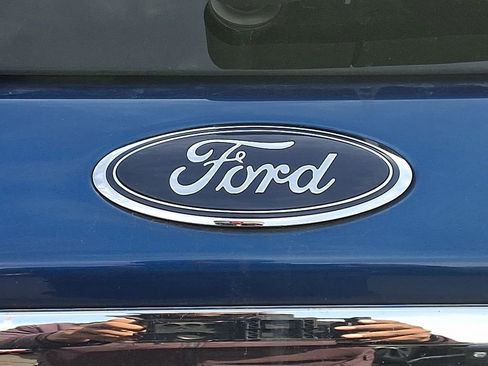 Used 2020 Ford Explorer XLT w/ Equipment Group 202A image 30