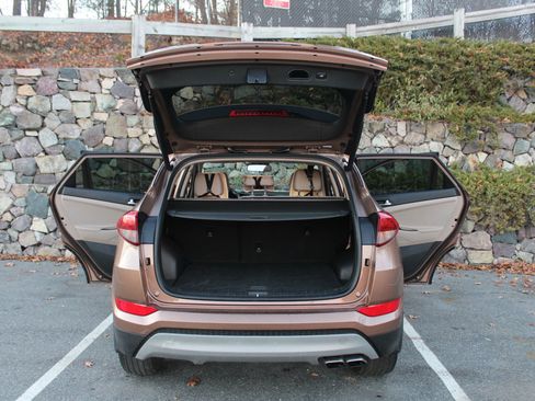 Used 2017 Hyundai Tucson Sport image 10