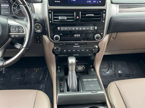Used 2022 Lexus GX 460 Premium w/ Premium Plus Package image 13