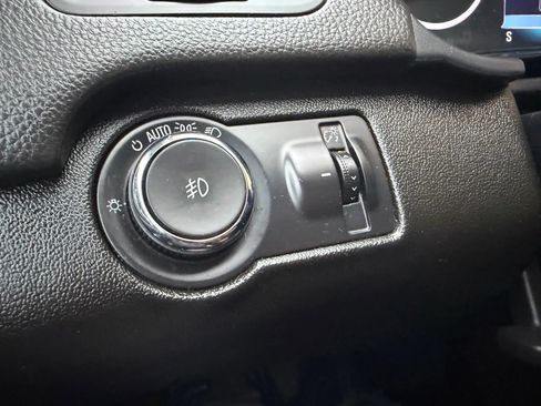 Used 2017 Buick Regal Sport Touring image 17