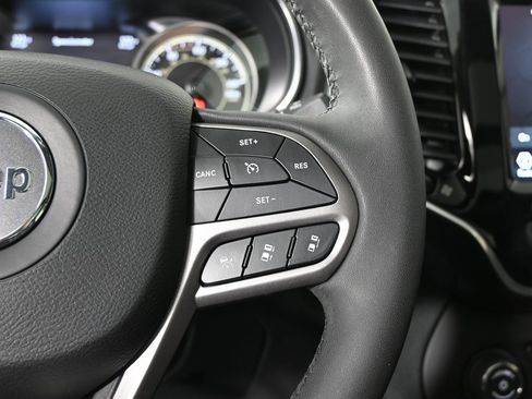 Used 2022 Jeep Cherokee Limited image 38