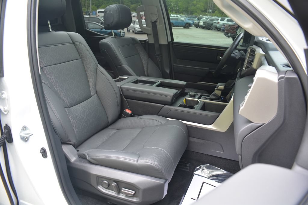 Used 2024 Toyota Tundra Limited AWD/4WD image 20