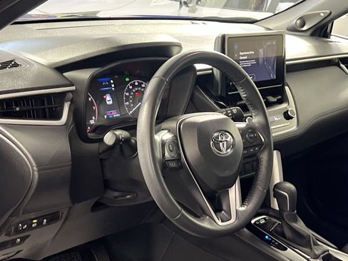 Used 2025 Toyota Corolla Cross AWD Hybrid w/ Moonroof Package image 16