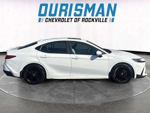 Used 2025 Toyota Camry SE w/ Convenience Package image 7