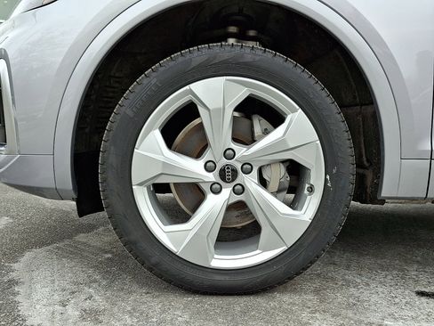 Certified 2025 Audi Q5 2.0T Premium Plus image 8