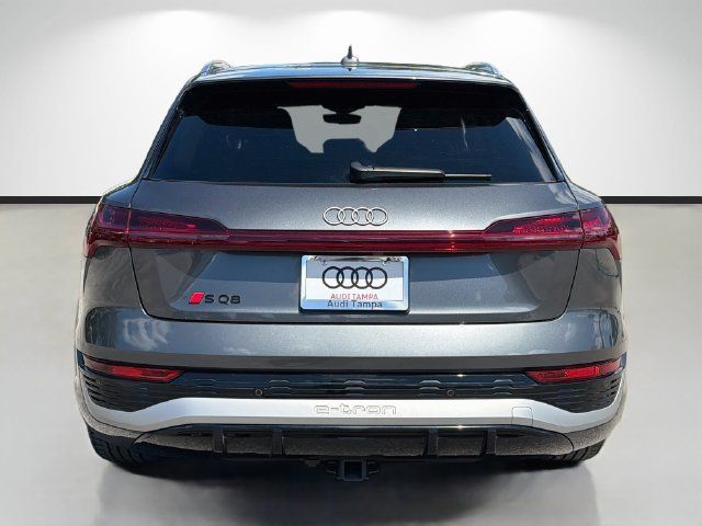 Used 2024 Audi SQ8 e-tron Premium Plus AWD/4WD image 4